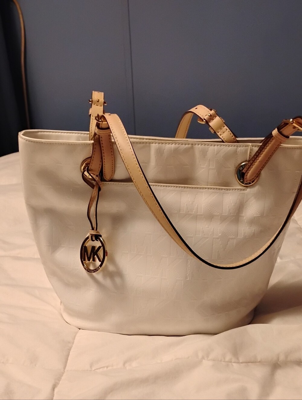 Mk White Embossed Patent Leather Jet Set Bag